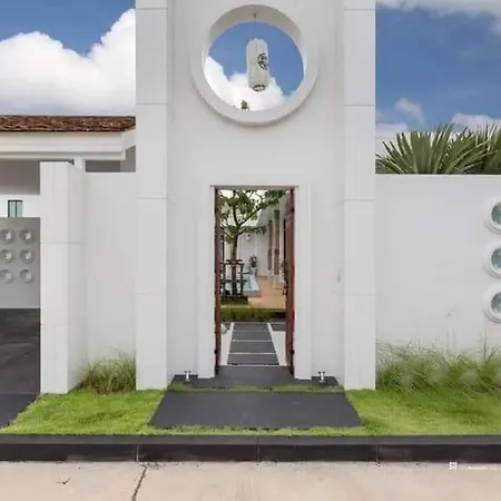 Mono Lux Villa X Monthstayz Thailand Chalong Bagian luar foto
